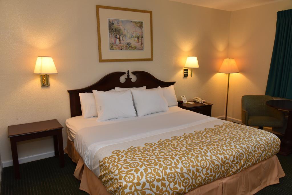 Econo Lodge Cherry Point هافلوك المظهر الخارجي الصورة