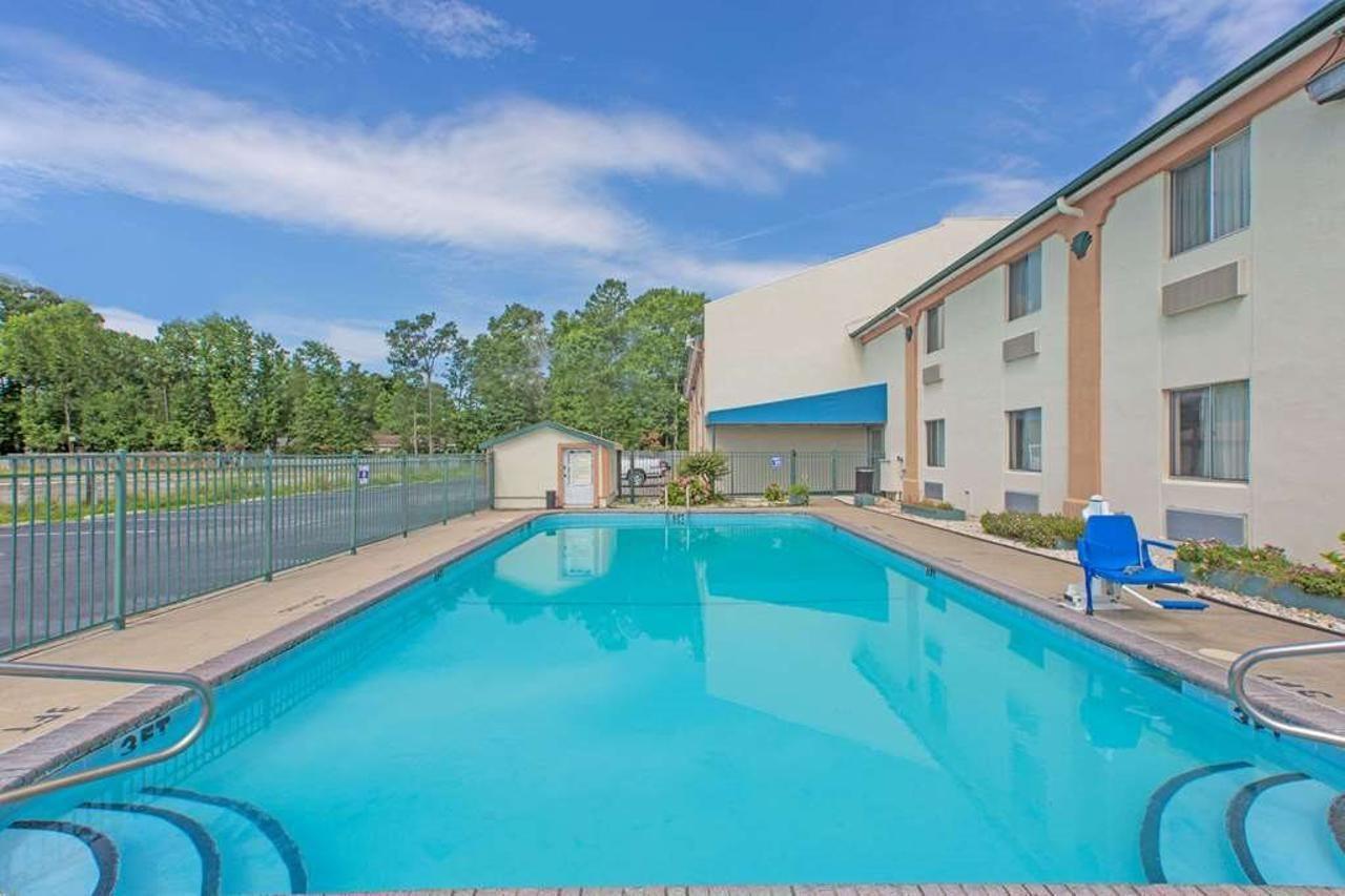 Econo Lodge Cherry Point هافلوك المظهر الخارجي الصورة
