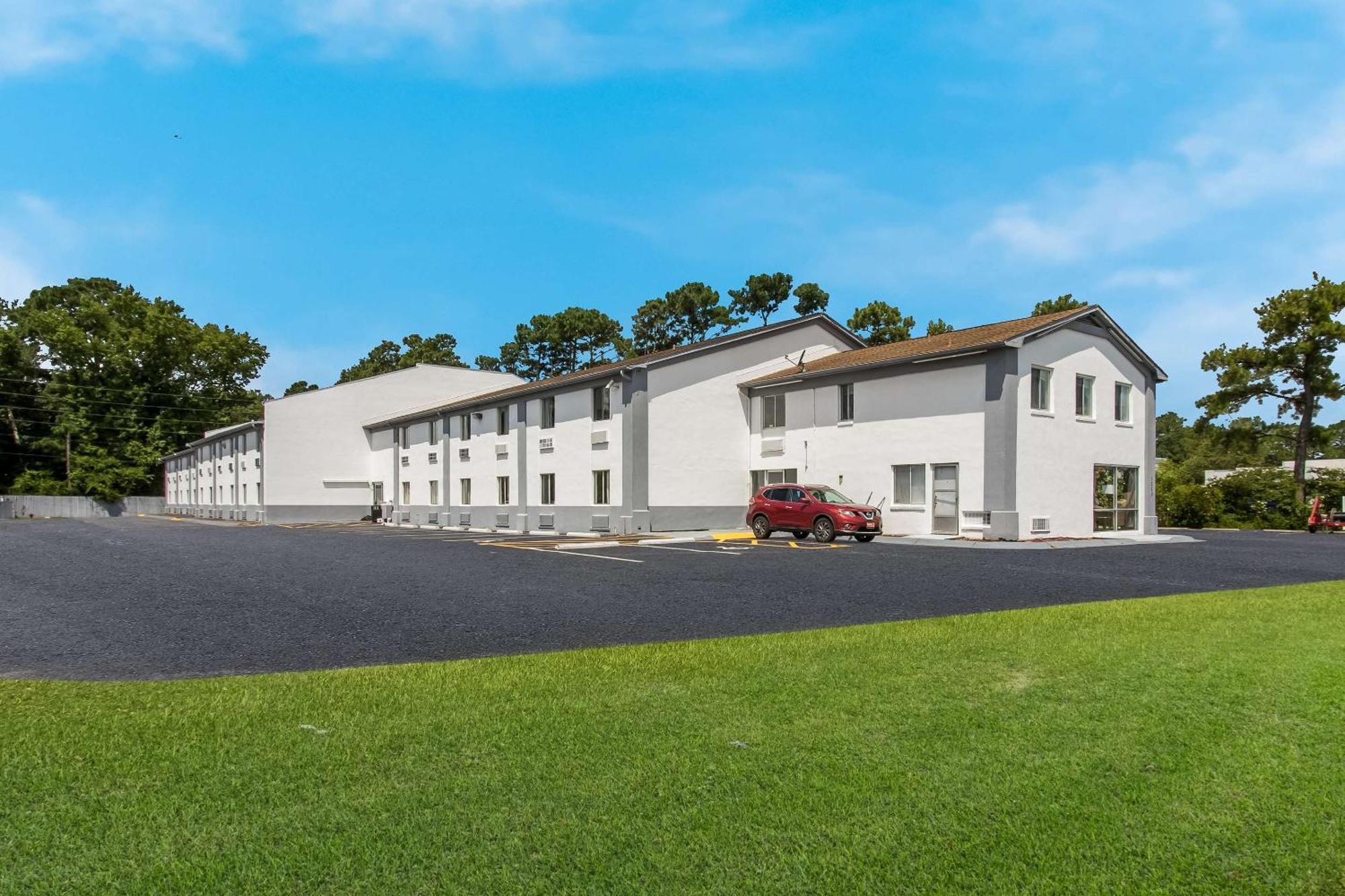 Econo Lodge Cherry Point هافلوك المظهر الخارجي الصورة