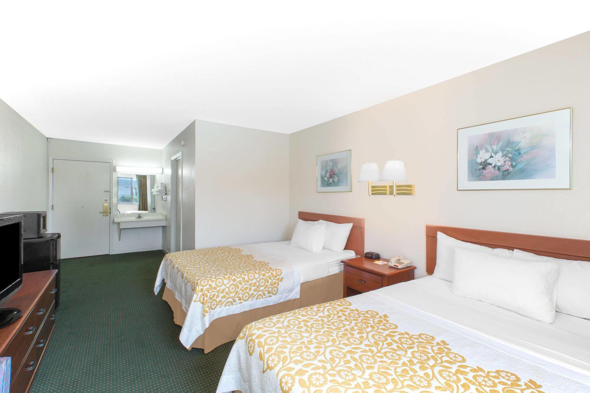 Econo Lodge Cherry Point هافلوك المظهر الخارجي الصورة
