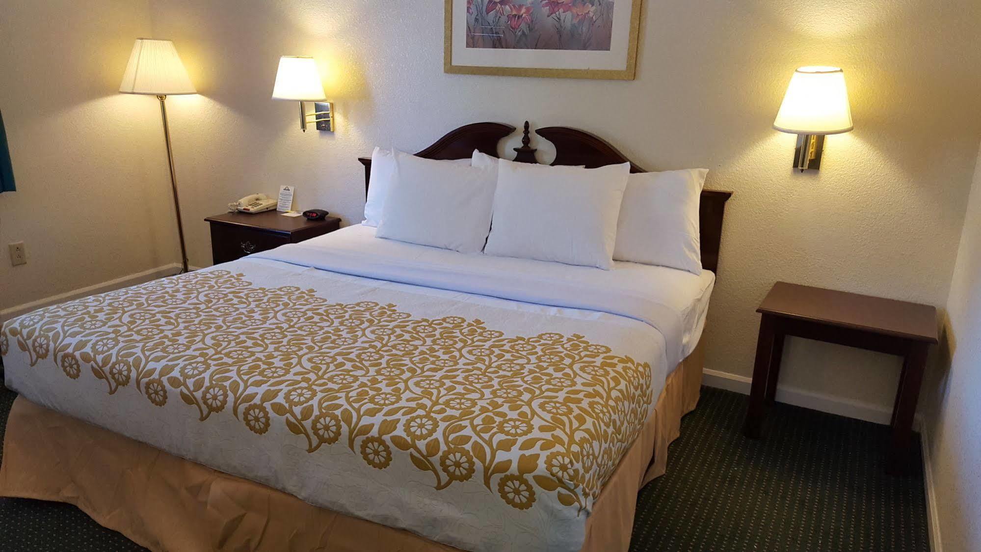 Econo Lodge Cherry Point هافلوك المظهر الخارجي الصورة