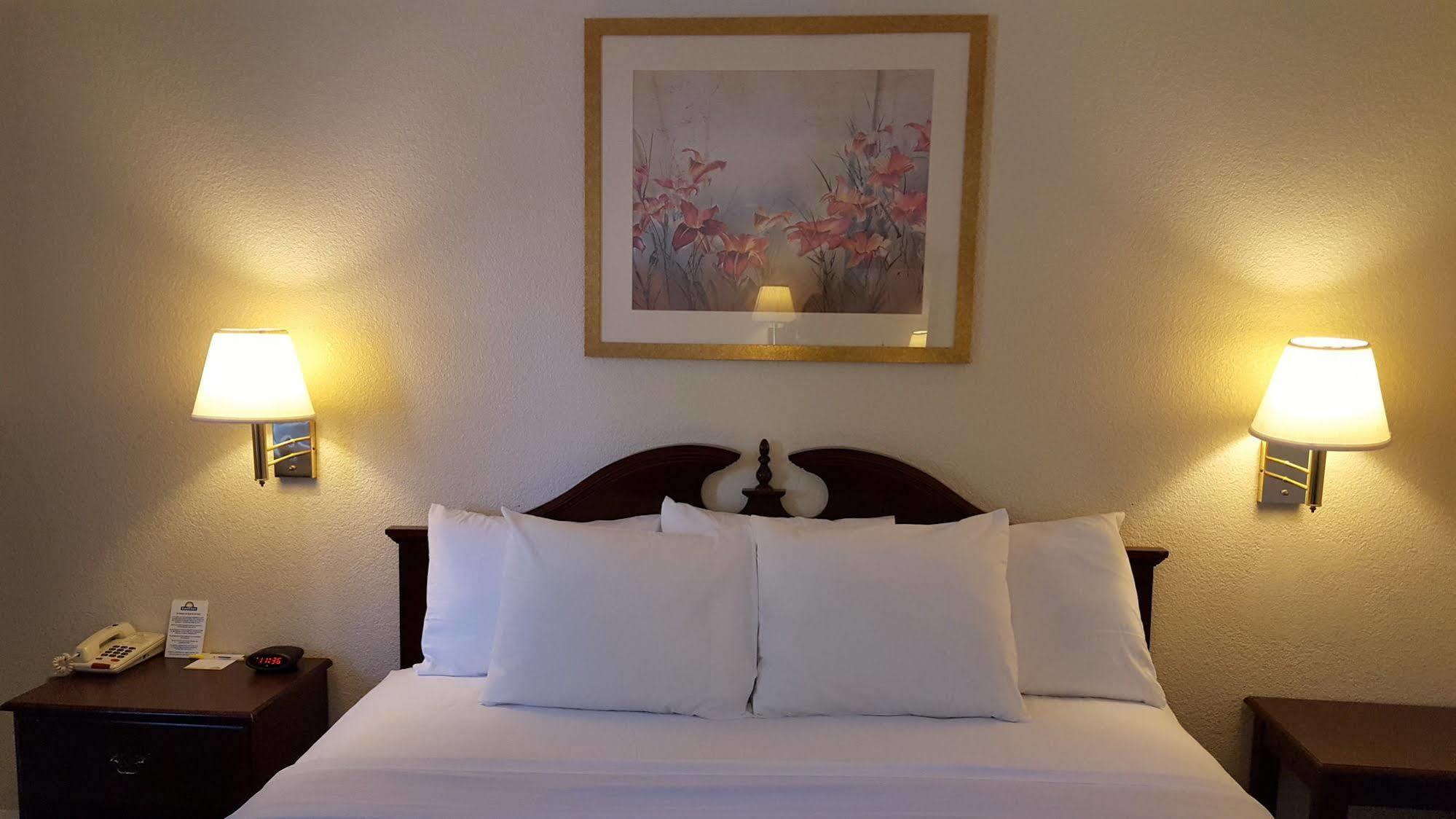 Econo Lodge Cherry Point هافلوك المظهر الخارجي الصورة